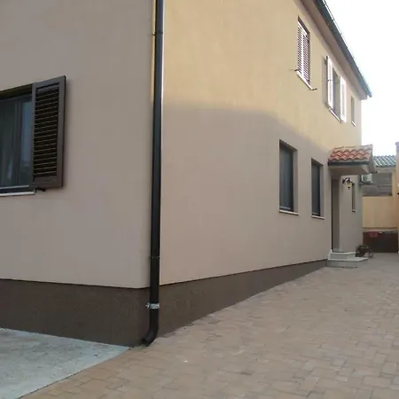 Apartman Ana Marija דירה